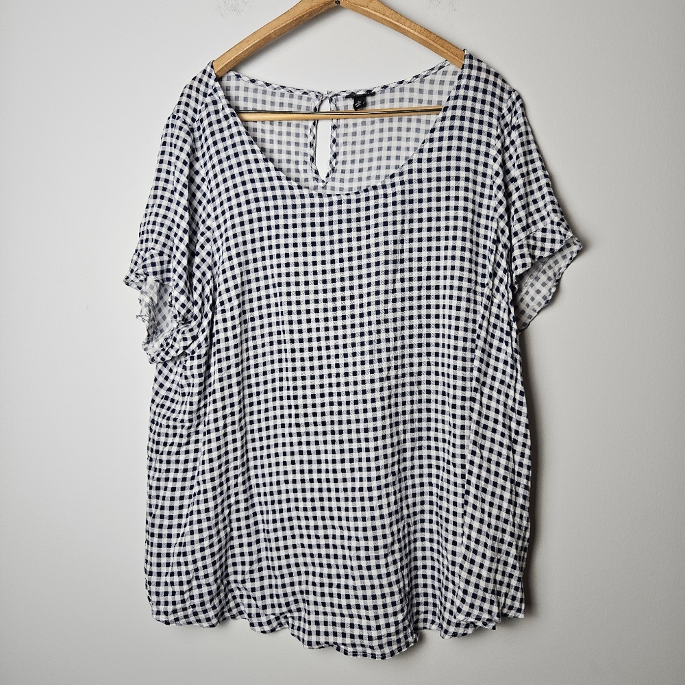 TORRID gingham navy white ruffle‎ flutter sleeve tee 4X keyhole button back